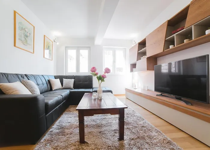 City Center Lux Apartment \