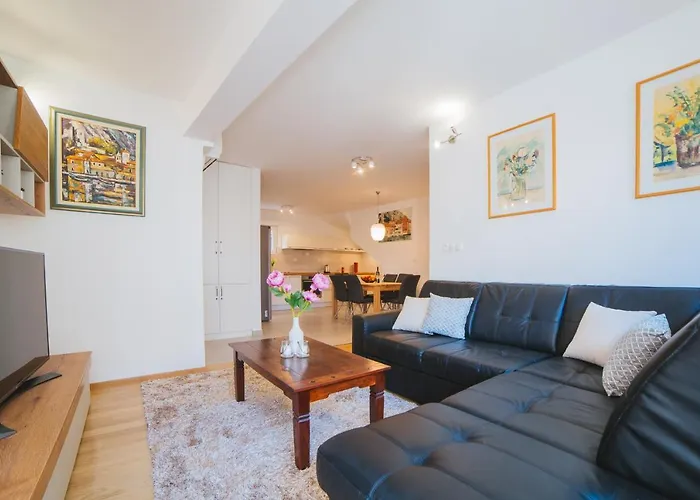 City Center Lux Apartment \
